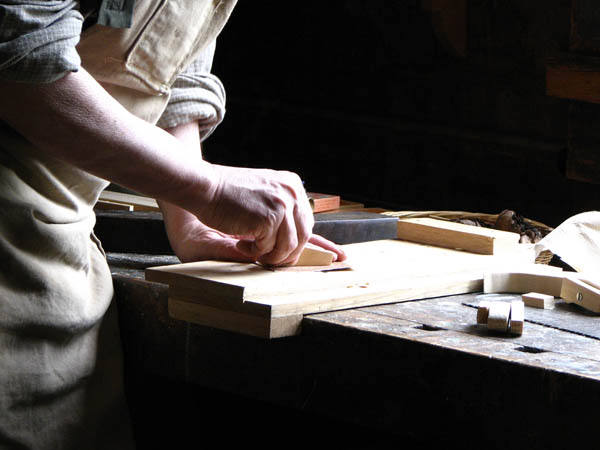 Nuestra <strong>carpintería de madera en  Hinojal</strong> es una empresa de <strong>herencia familiar</strong>, por lo que  contamos con gran <strong>experiencia </strong>en la profesión.